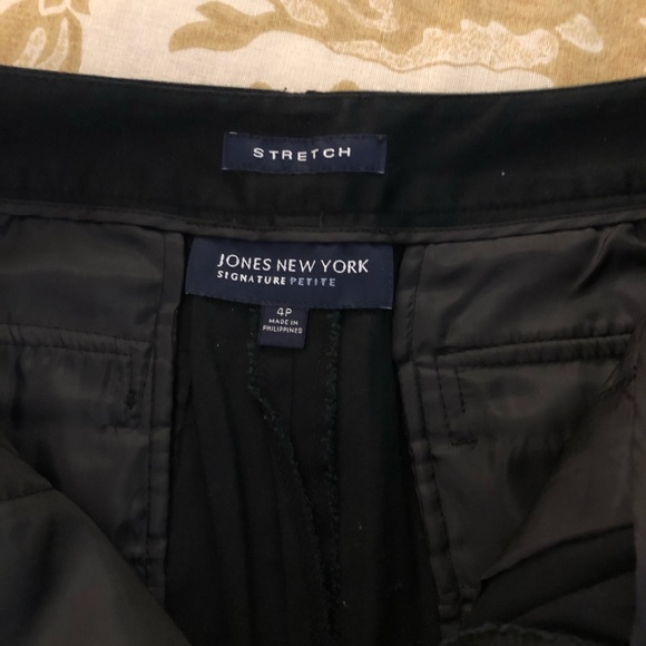 Jones NewYork Capris - Picture 5 of 7